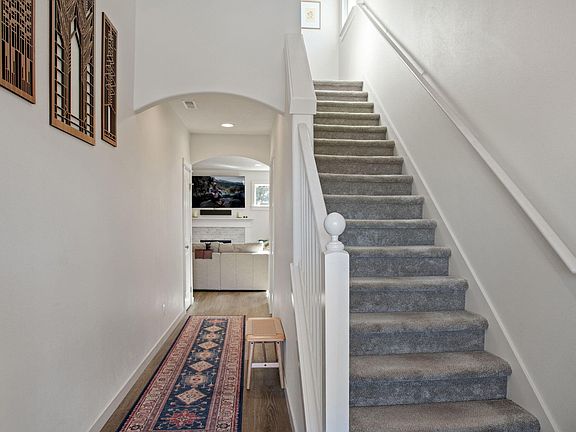 5th image of 2042 SW 39th St