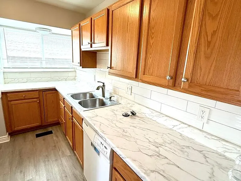 4015 Stonedike Dr — Photo 19