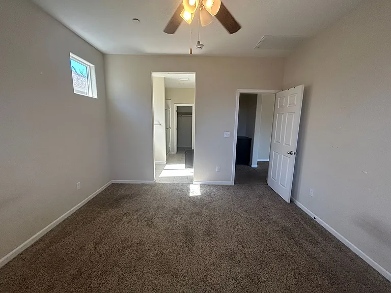 518 Samuel Way — Photo 11