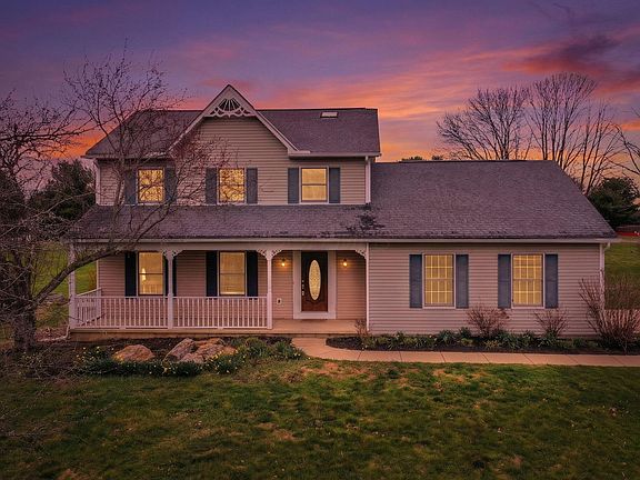 2nd image of 21 Indian Wood Dr