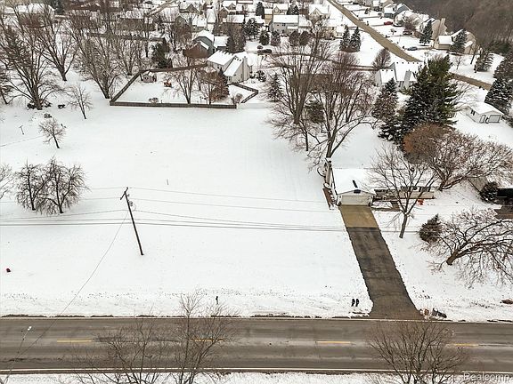 5th image of S Genesee Rd