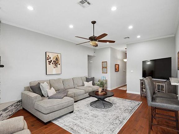 3rd image of 33 Sawgrass Dr