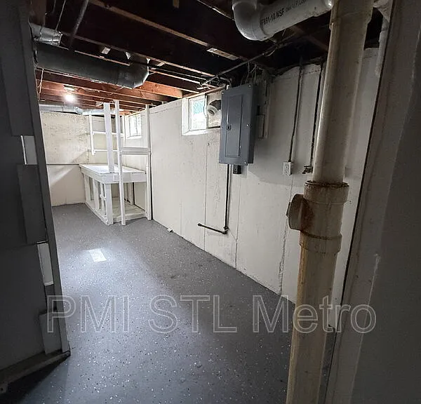 10235 Cabot Dr — Photo 10