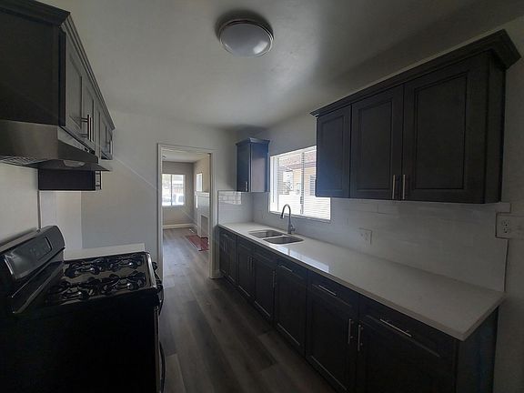 4th image of 18703 Grayland Ave #18711