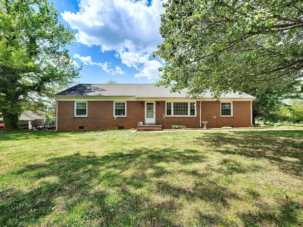 225 Arthur Cir, Ferrum, VA 24088