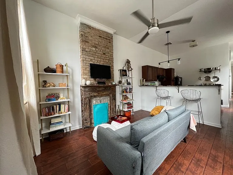 2910 Saint Peter St — Photo 3