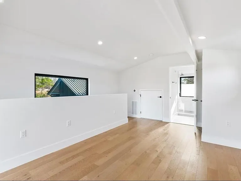 707 E Live Oak St #1 — Photo 17