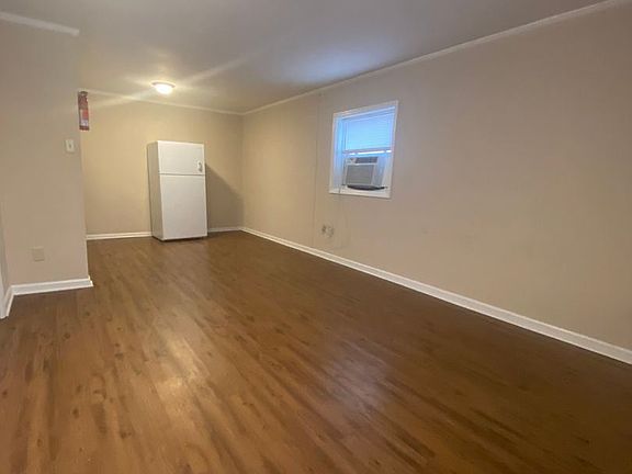 3rd image of 210 Martin Ave #9