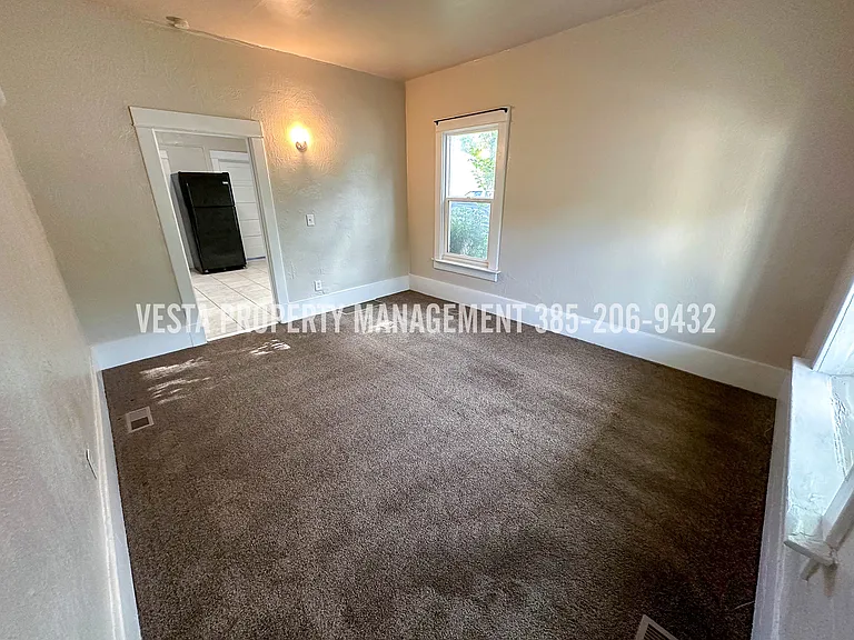 538 30th St #1 — Photo 5