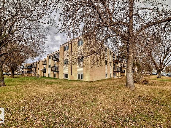 3rd image of 5715 133rd Ave NW #4