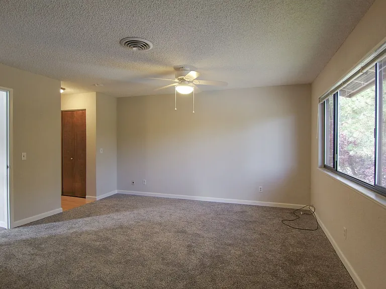1975 Bechelli Ln — Photo 16