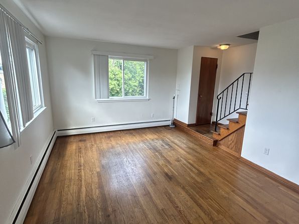 109 N Jackson Ave #3