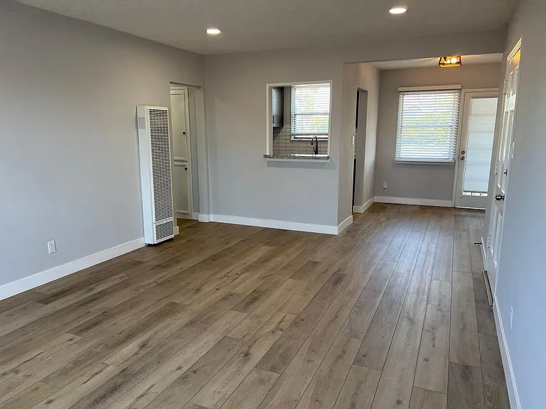 863 Diamond St — Photo 2