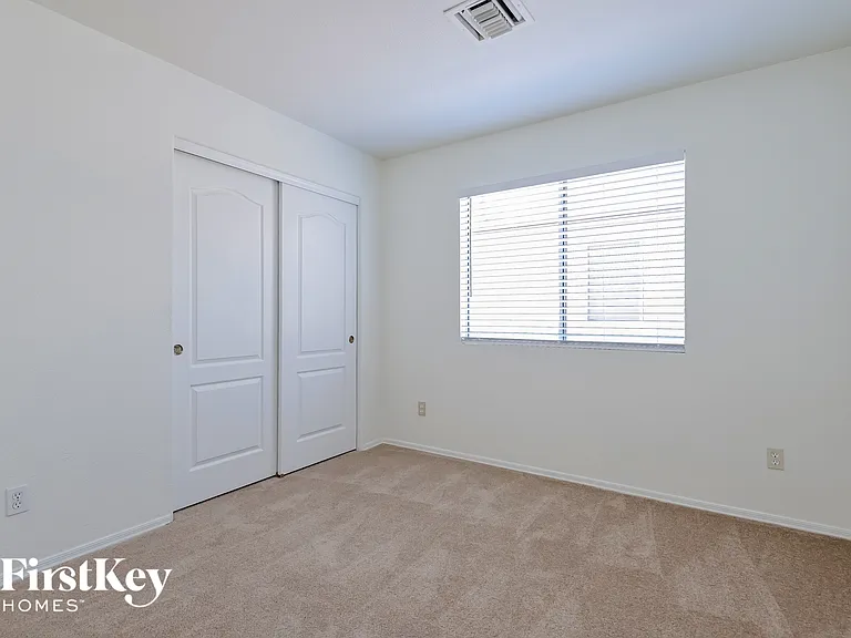 3114 S Vaughn Dr — Photo 11