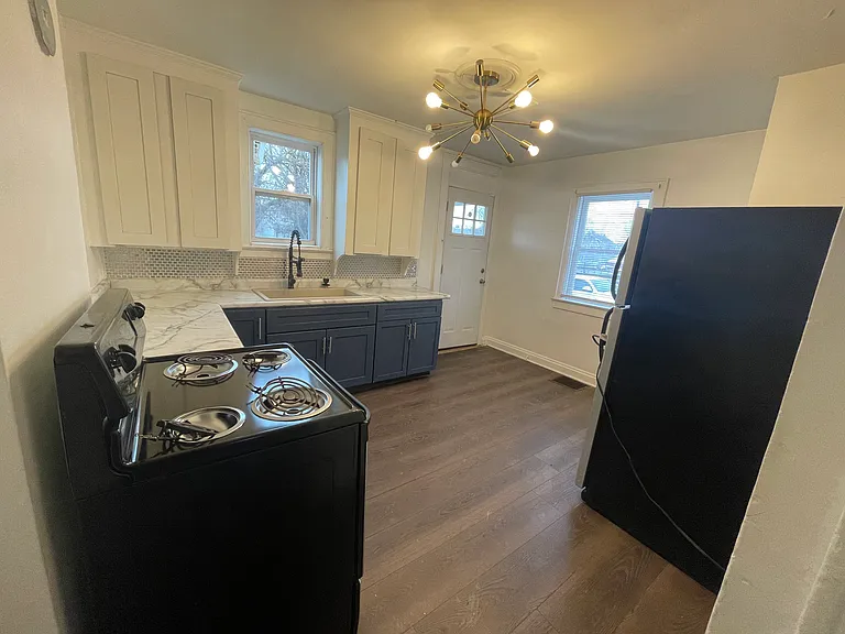 456 S Eureka Ave #456 — Photo 6