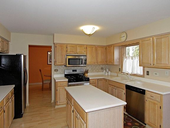5th image of 965 Millwood Dr