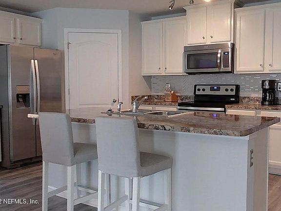 2nd image of 3224 Canyon Falls Dr