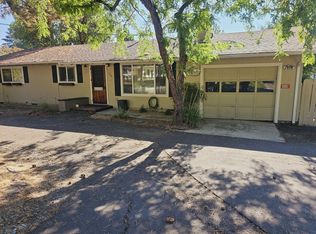 530 N Oregon St, Jacksonville, OR