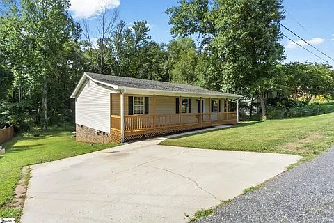 3rd image of 22 Lorraine Dr