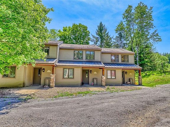 2nd image of 10 Creekside Vlg