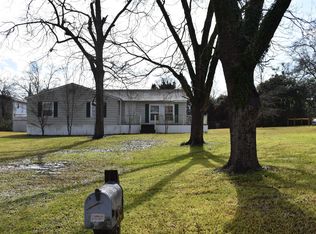 465 Myrtle St E, Philadelphia, MS 39350