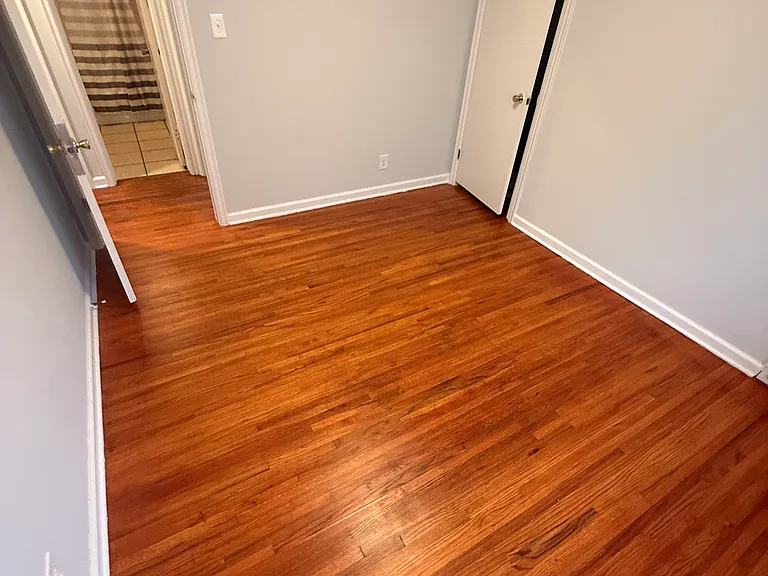 7314 E Lincoln St — Photo 2