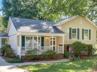 4 Crossland Ct, Greensboro, NC 27455