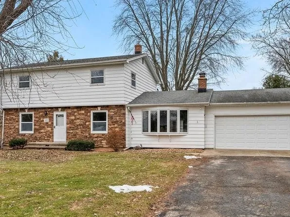 108 Cumings Ln, Neenah, WI 54956
