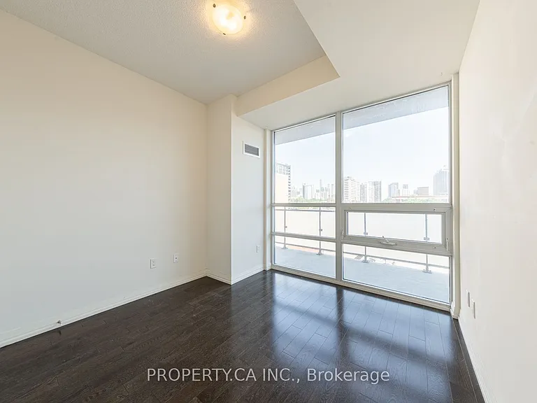 460 Adelaide St E #706 — Photo 16