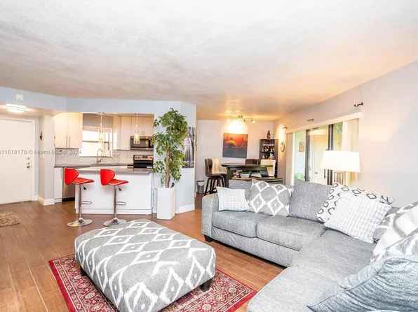 6755 W Broward Blvd APT 107, Plantation, FL 33317