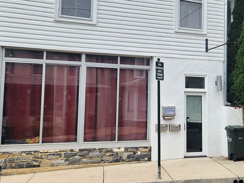 1st image of 935 W Beverley St #A