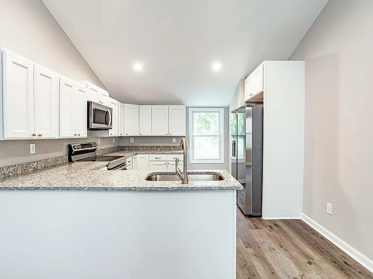 410 Longfellow St — Photo 13