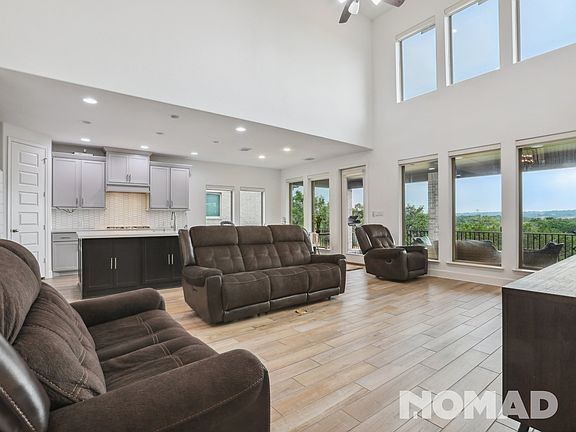 3rd image of 433 Terra Manor Trl