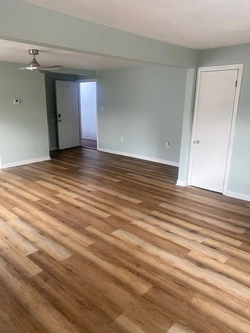933 Roosevelt Blvd — Photo 2