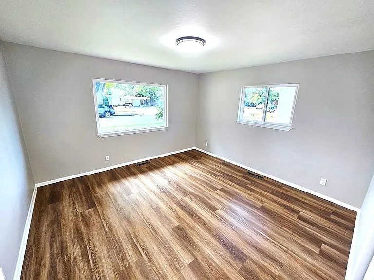 2600 W Jefferson St — Photo 15