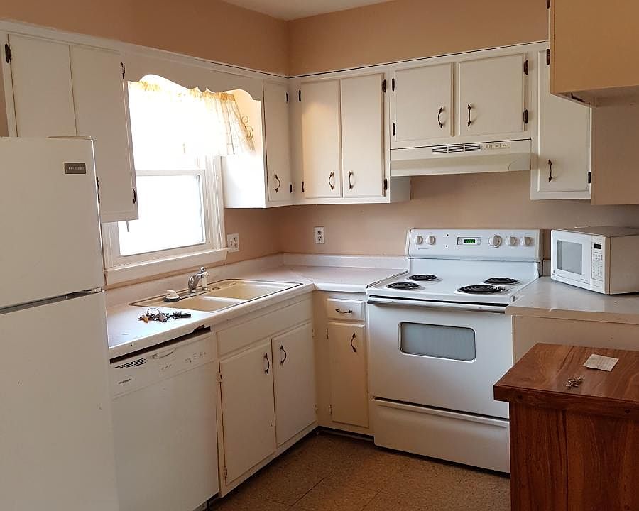 1st image of 150 Cleveland Ave APT D