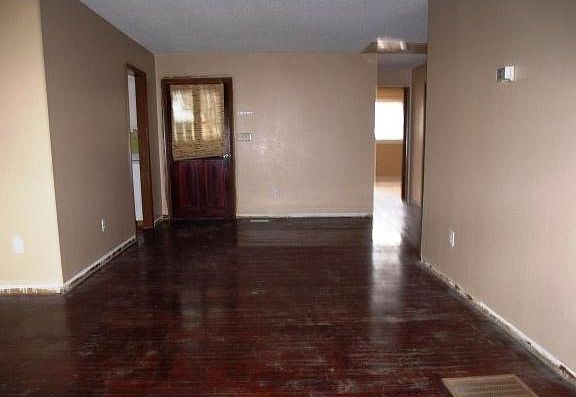 2nd image of 301 NW 5th St