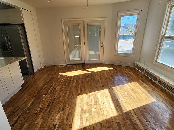 3rd image of 801 Jaques Ave