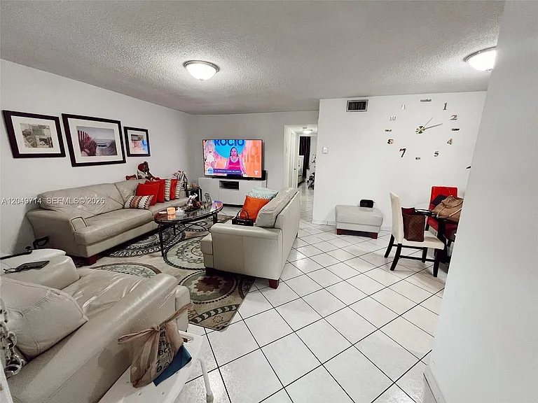 501 Blue Heron Dr #314A — Photo 2