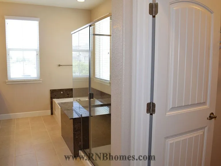 900 Lyon Pl — Photo 23