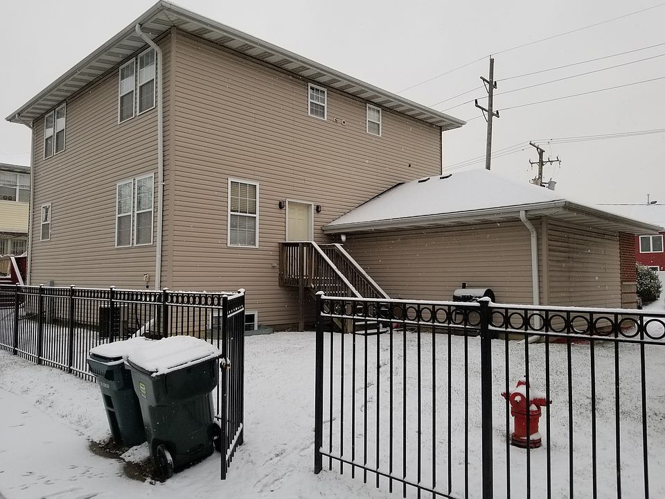 2nd image of 1106 Park Pl
