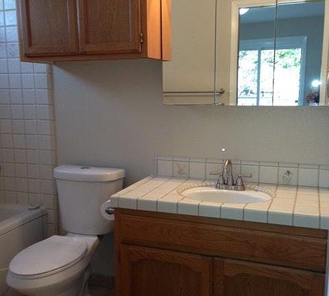 Large On-Suite Bath w/Jetted Tub