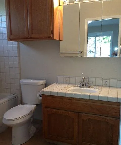 Large On-Suite Bath w/Jetted Tub