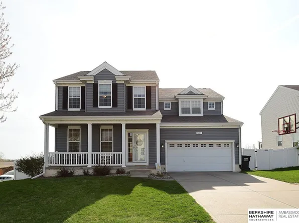 2409 S River Rock Dr, Papillion, NE 68046