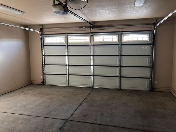 5th image of 388 N Gonzalez Dr