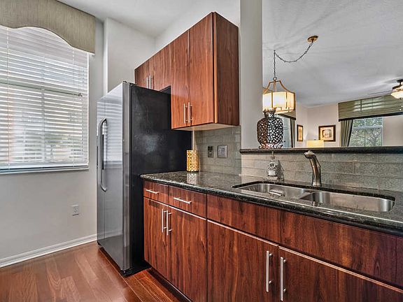 4th image of 2421 NE 65th St APT 102