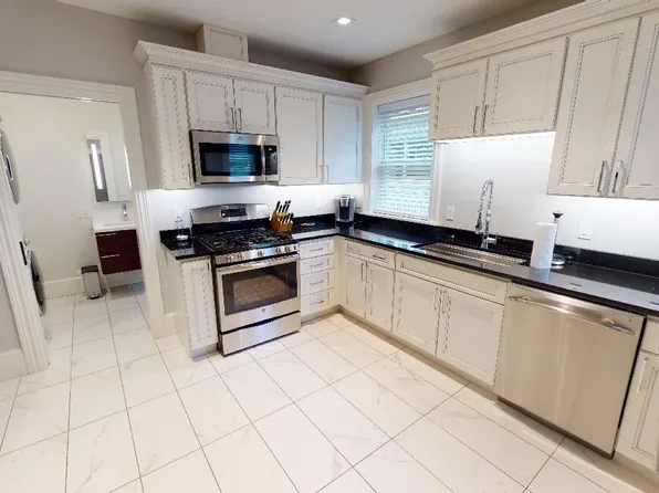 78 Forest Ave, Bangor, ME 04401