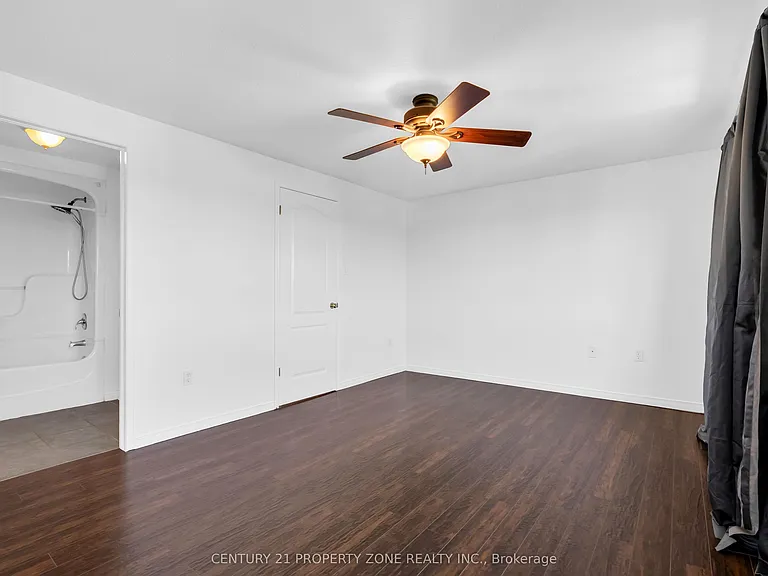 75 Benjamin Cres — Photo 24