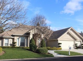 4664 N Crestmoor Ave, Clovis, CA 93619