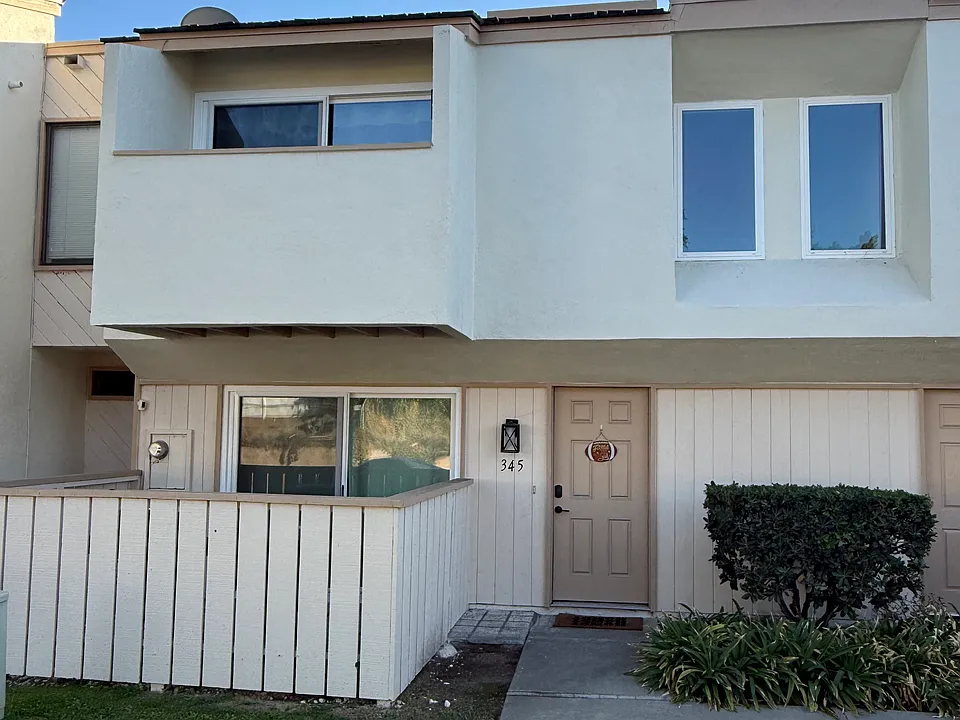 345 Mountain Ct